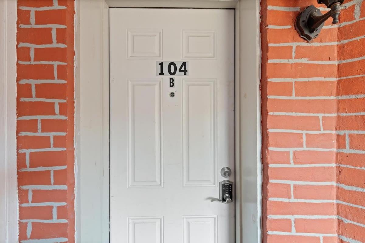 Entire 1-Br Apt In Noma Eckington Washington Bagian luar foto
