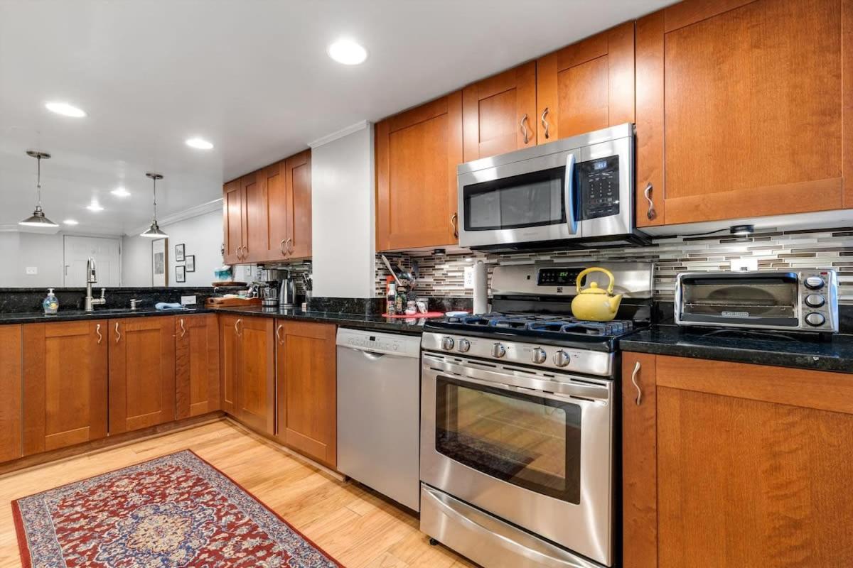 Entire 1-Br Apt In Noma Eckington Washington Bagian luar foto