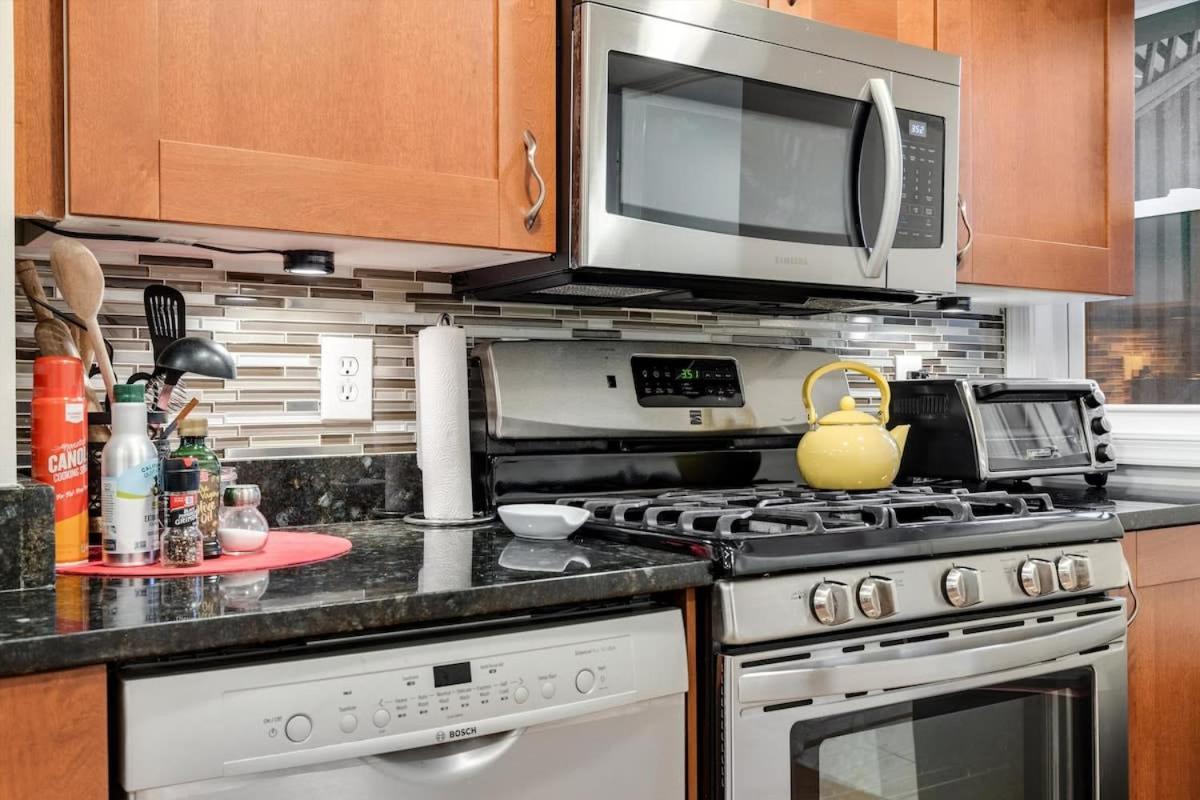 Entire 1-Br Apt In Noma Eckington Washington Bagian luar foto