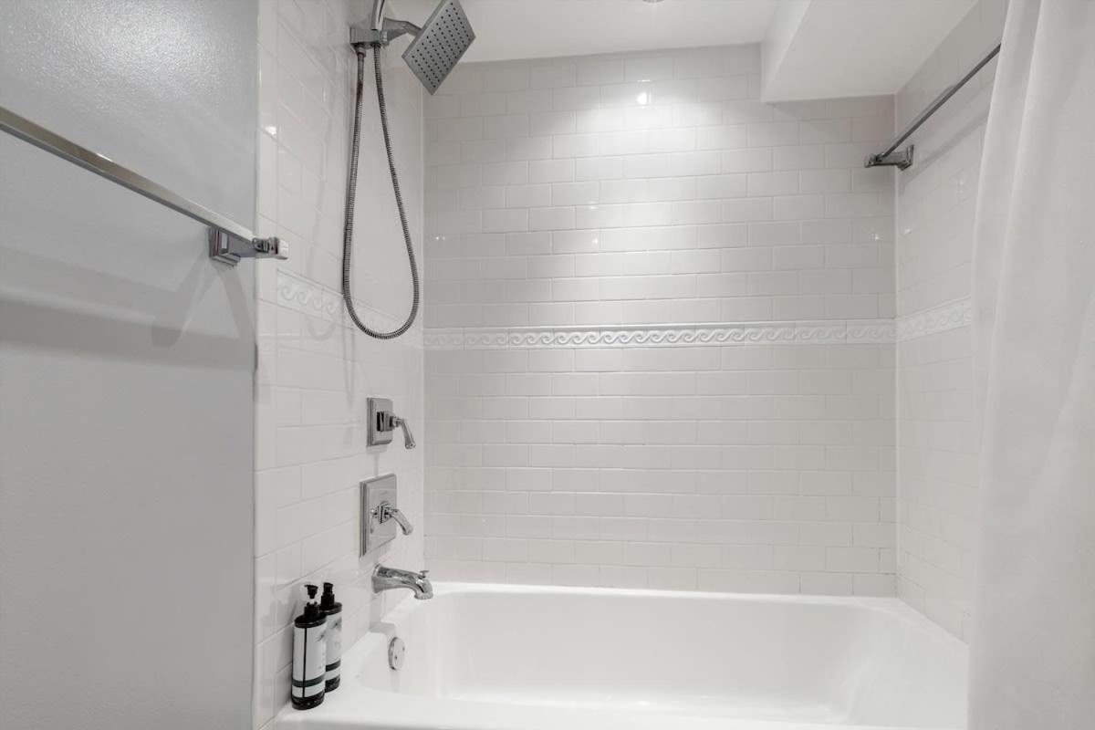 Entire 1-Br Apt In Noma Eckington Washington Bagian luar foto